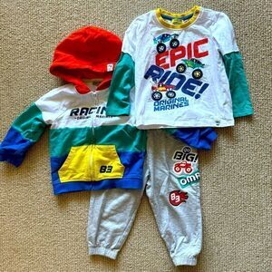 Original Marines 3 piece set, top, hoody, sweatpants, perfect condition 12-18 mo